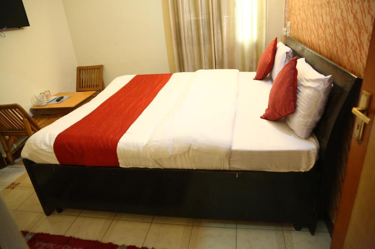 Hotel Diamond Palace Chandīgarh Dış mekan fotoğraf