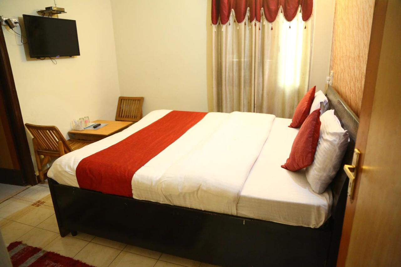 Hotel Diamond Palace Chandīgarh Dış mekan fotoğraf